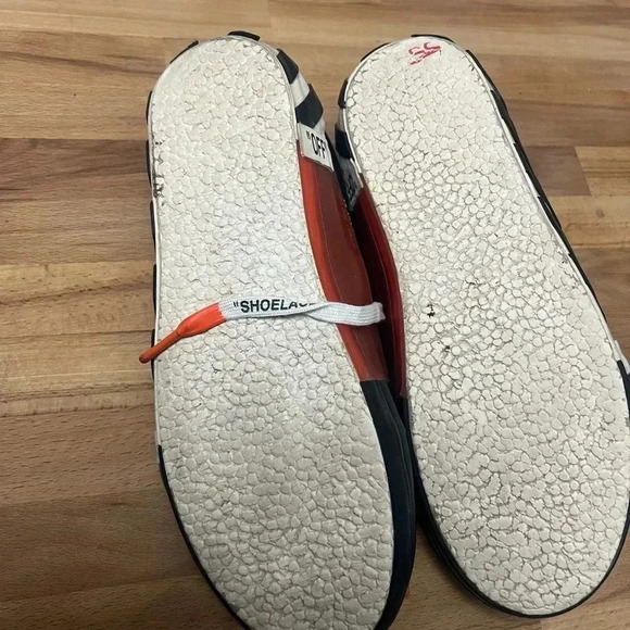 Off-White Vulcanized updated  stripes - Picture 8 of 9